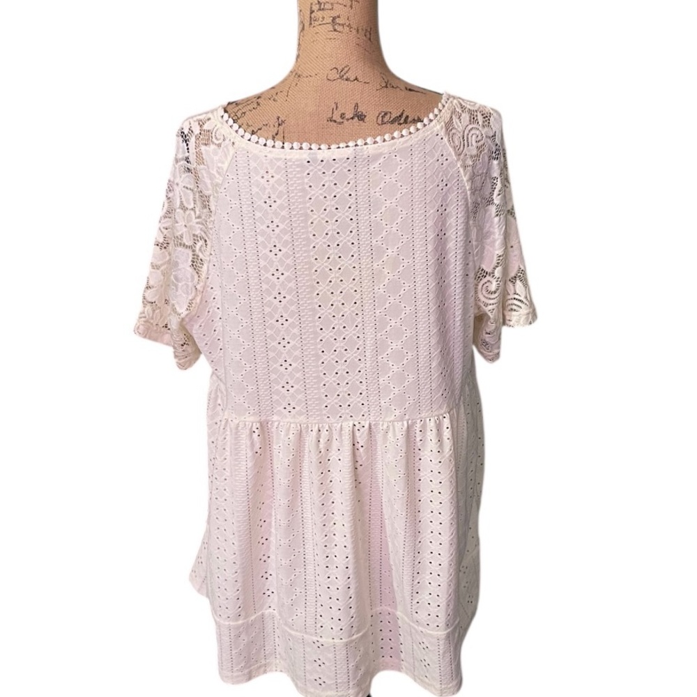 BloomChic Cream Relaxed‎ Ruffled Tunic - Picture 6 of 8